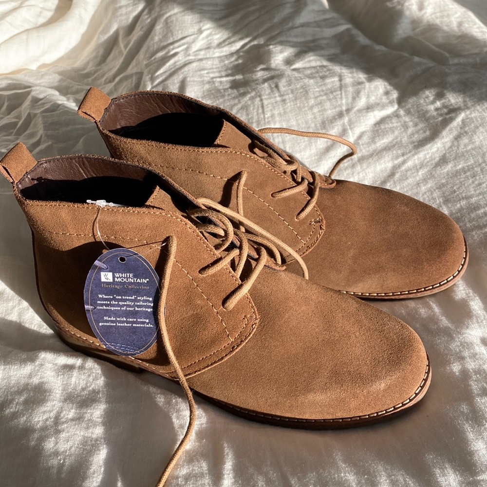 White Mountain Auburn chukka desert lace up booties